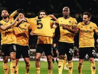 爱游戏亚洲官网-狼队主场大胜，英超积分榜逐渐攀升的简单介绍