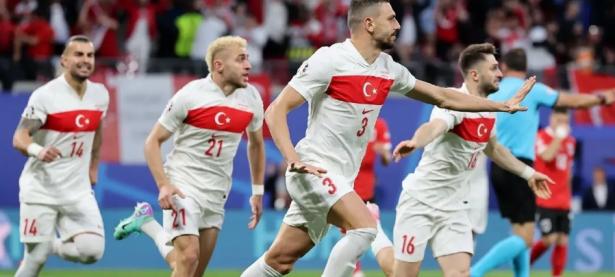 爱游戏官网-西班牙国家队成为欧洲杯黑马，突袭晋级赛场