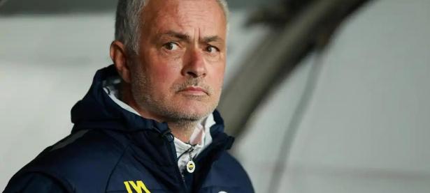 爱游戏官网网页版入口-尤文图斯主教练萨里面临下课危机，球队表现不佳的简单介绍