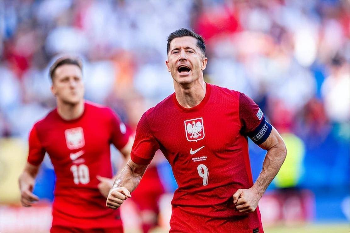 包含英格兰国家队调整战术，面对克罗地亚挑战的词条