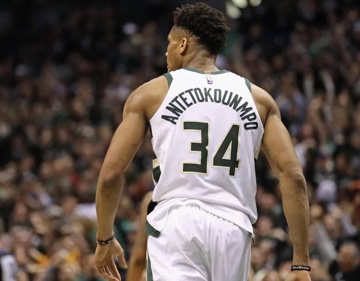 雄鹿队受困防守，希望能迎来好转