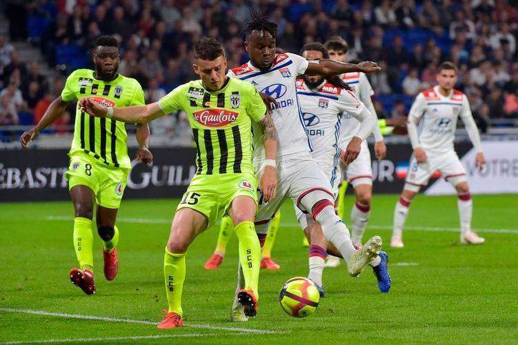 亚眠客场逼平尼斯,法甲保级形势依然严峻 亚眠客场逼平尼斯,法甲保级形势依然严峻