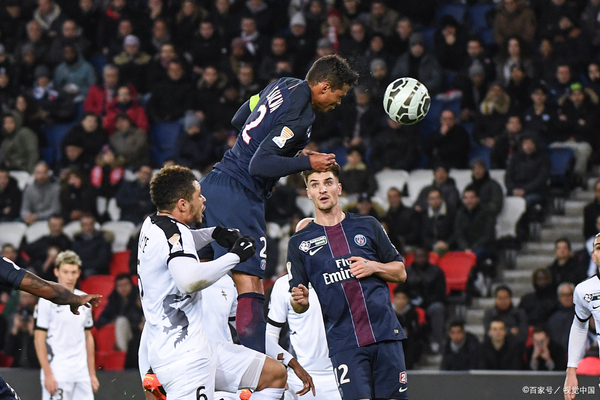 关于阿贾克斯有意签下弗莱堡门将，增强守门实力的信息