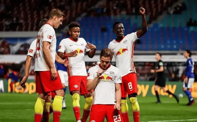 包含汉堡队凭借团队配合，击败强敌取得胜利的词条