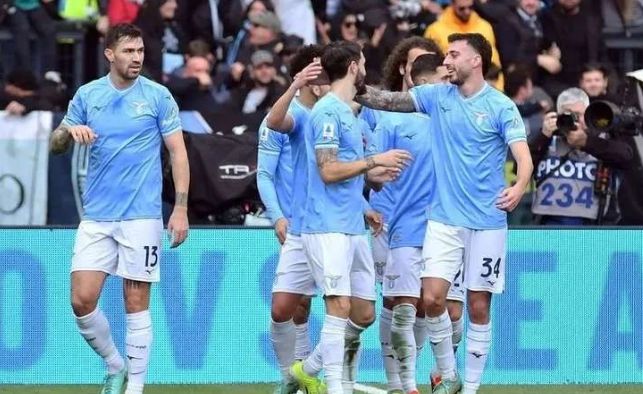 那不勒斯攻击猛烈,拉齐奥难以为继之势明显下滑 那不勒斯攻击猛烈,拉齐奥难以为继之势明显下滑