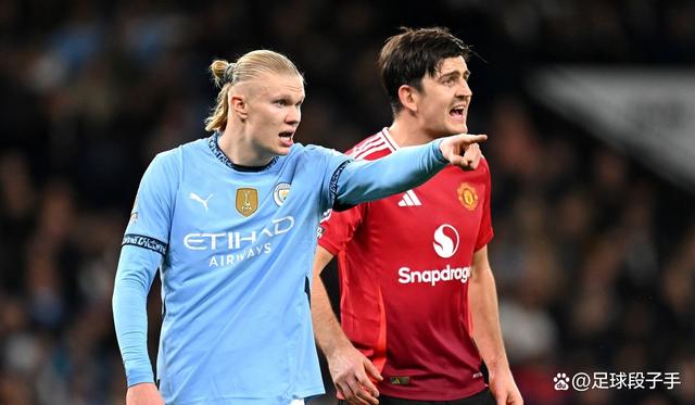 双方战术博弈激烈，场上气氛紧绷