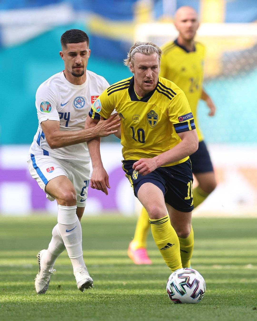 包含瑞典逆袭克罗地亚，匈牙利战胜斯洛伐克的词条