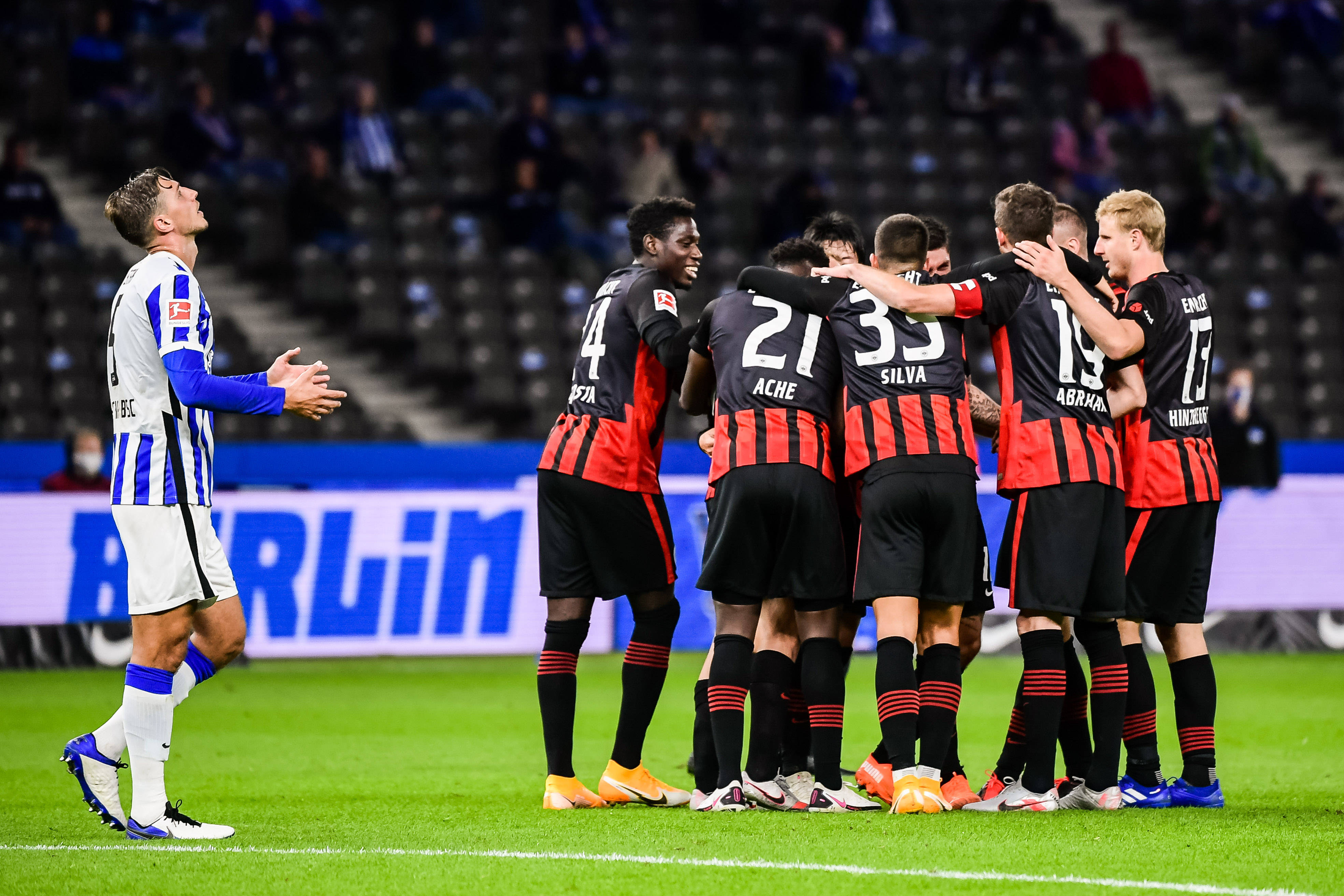 包含多特蒙德内讧影响球队士气，局势堪忧的词条