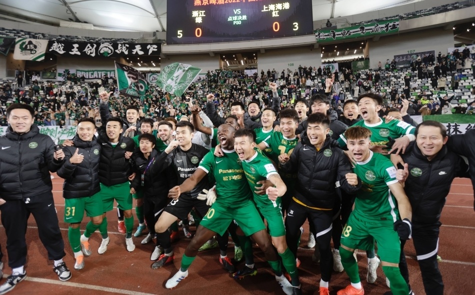 意大利劲旅展现强大实力,球迷鼓舞 意大利劲旅展现强大实力,球迷鼓舞