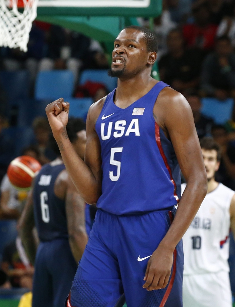 篮球世界杯决赛激烈对决，最终美国获胜