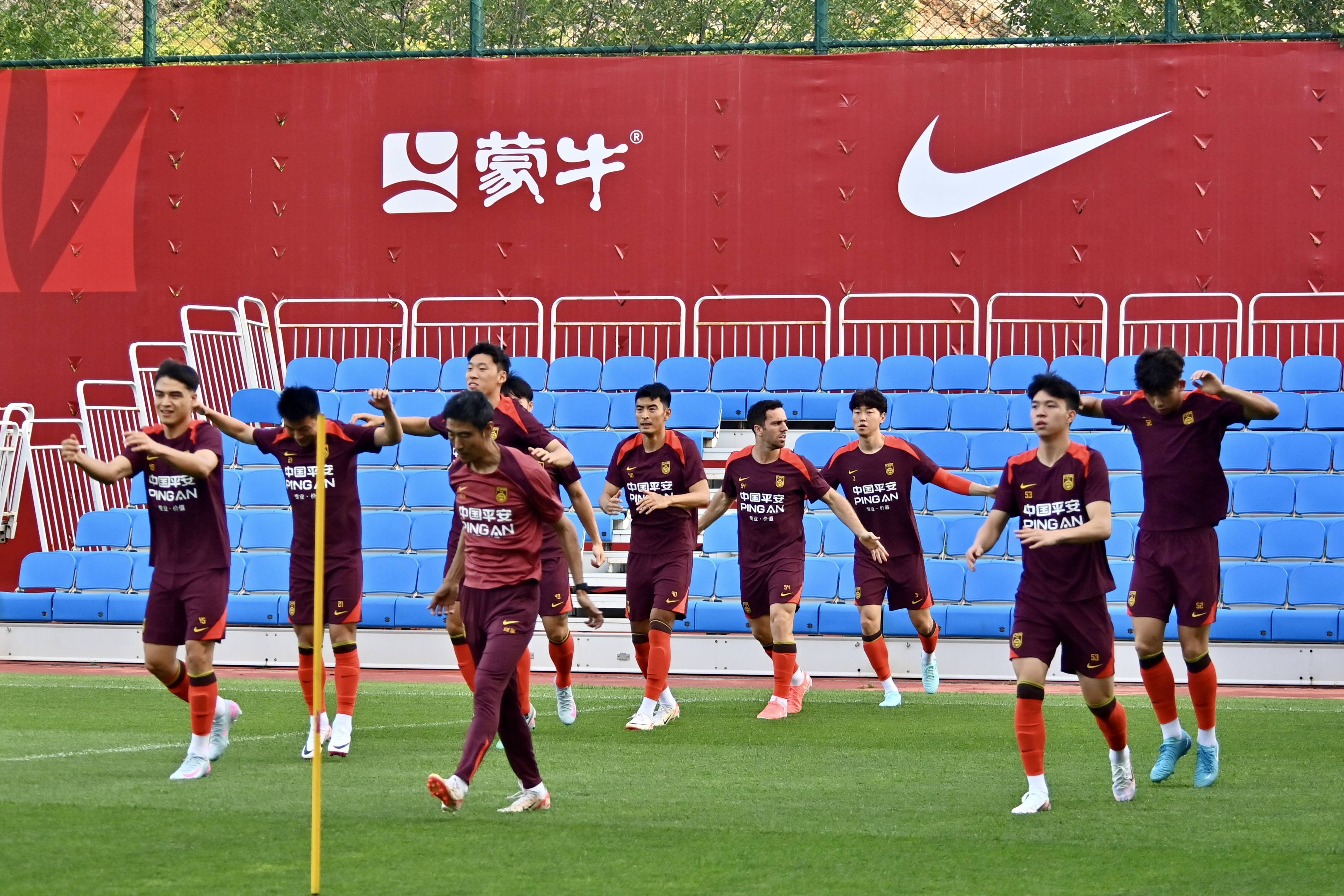 关于中国足球圈传来惊人消息，某队夺冠前景堪忧的信息