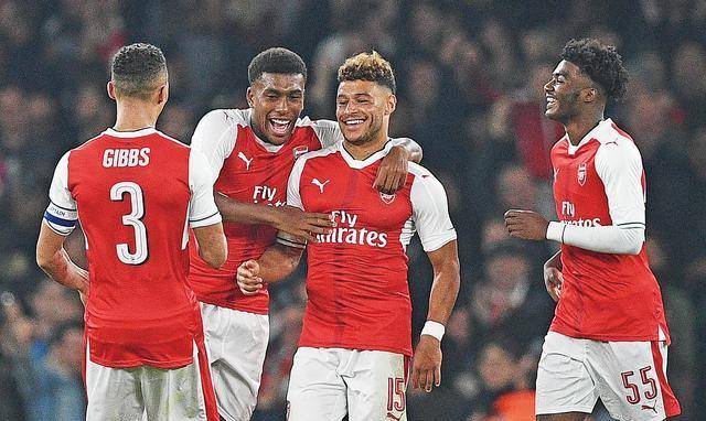 关于柏林联队战胜卡尔斯鲁厄，赢得中场争夺的信息