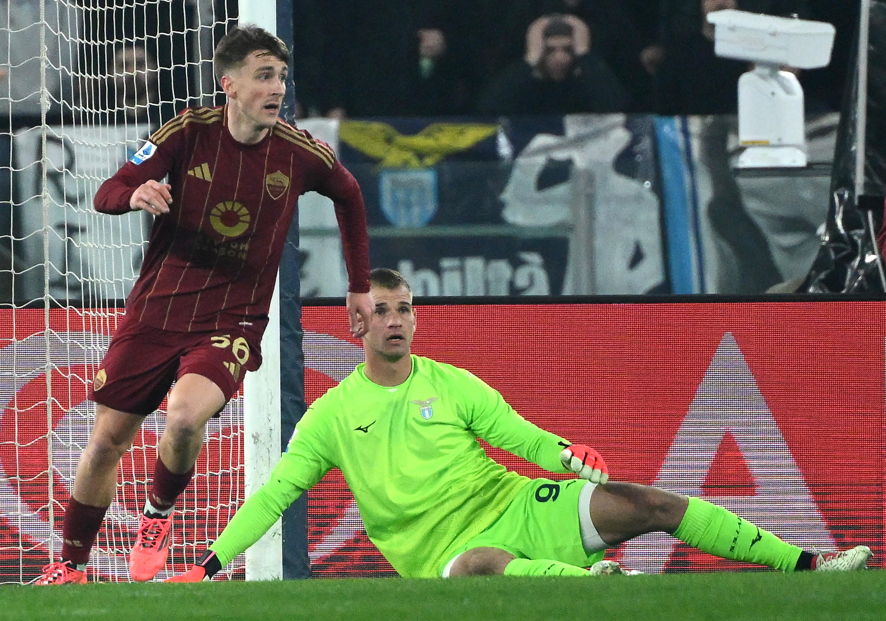 包含罗马球员势不可挡晋级意大利杯决赛的词条