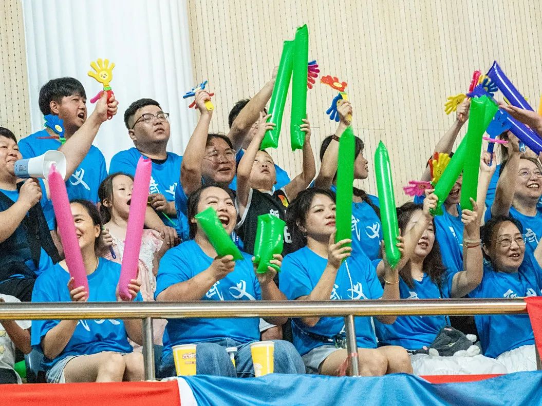 关于欢呼声响彻全场,球队胜利进军四强的信息 关于欢呼声响彻全场,球队胜利进军四强的信息