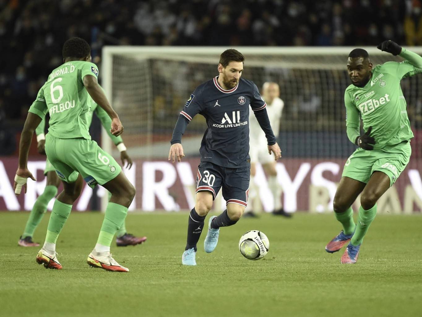 关于里昂客场逼平圣埃蒂安,争取更好排名的信息 关于里昂客场逼平圣埃蒂安,争取更好排名的信息