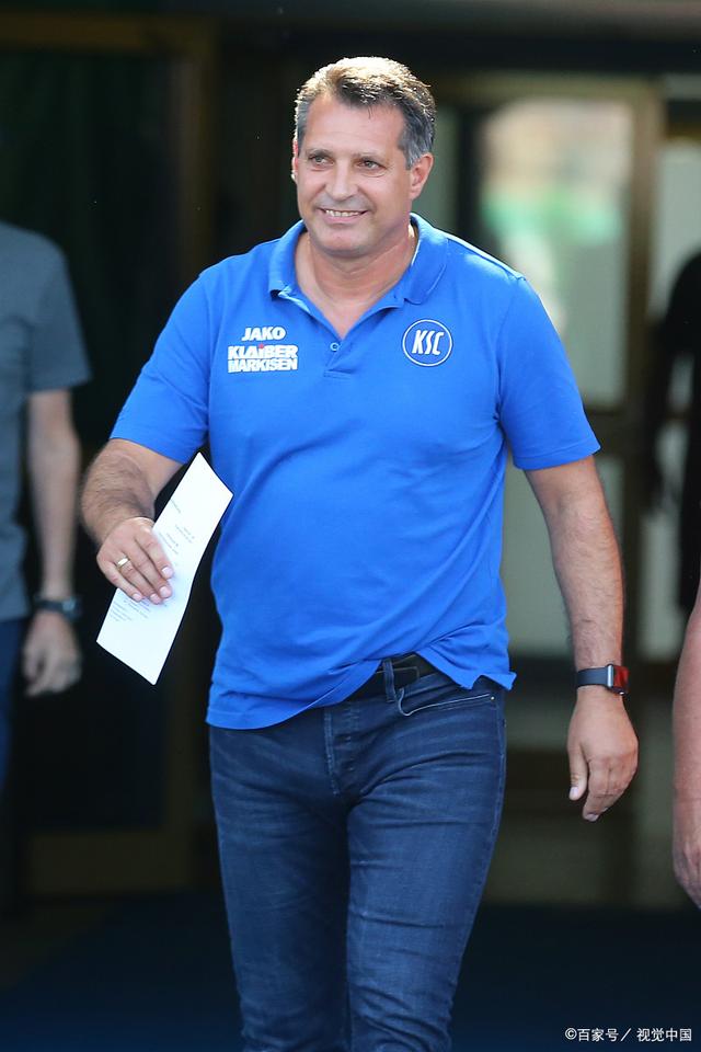 纽伦堡主教练因健康问题请辞,球队陷入危机的简单介绍 纽伦堡主教练因健康问题请辞,球队陷入危机的简单介绍