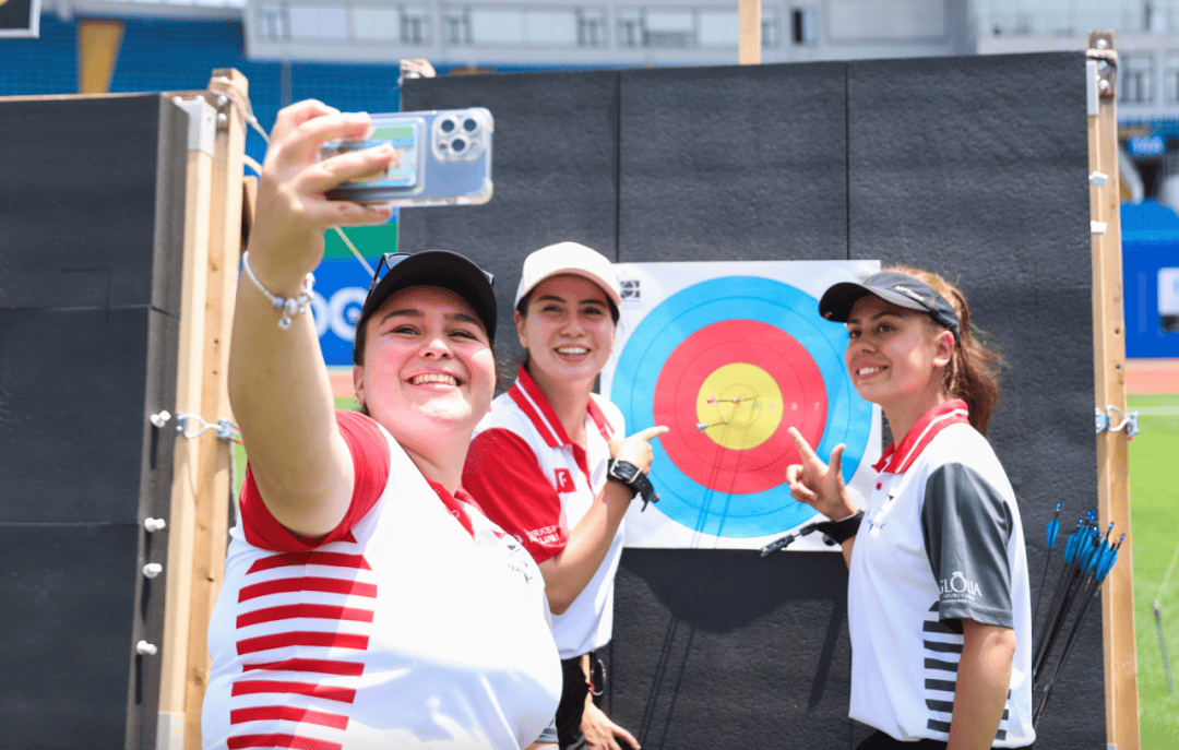 关于射箭女子团体：日本选手包揽奖牌的信息