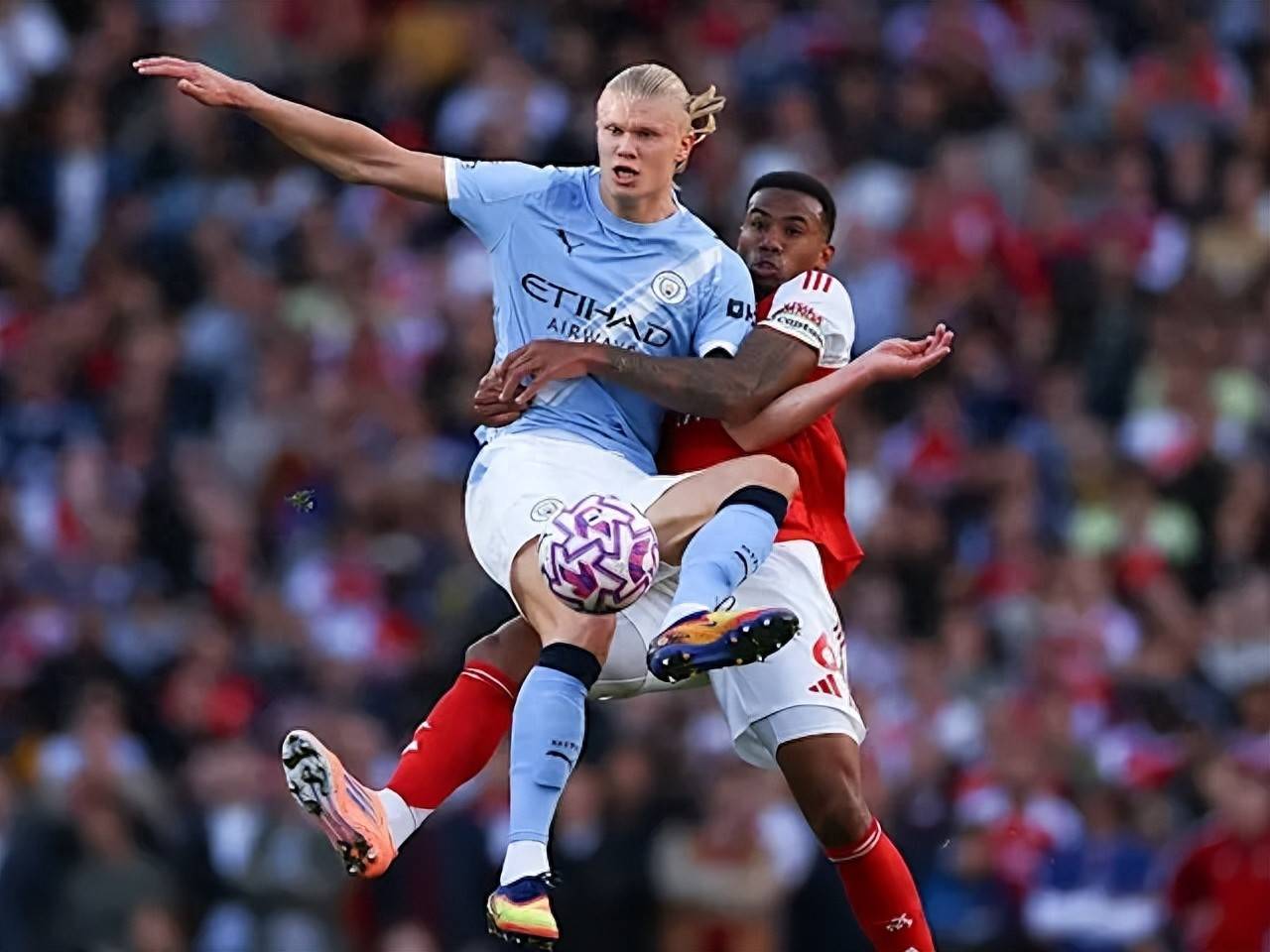 包含曼城战平，晋级形势不容乐观的词条