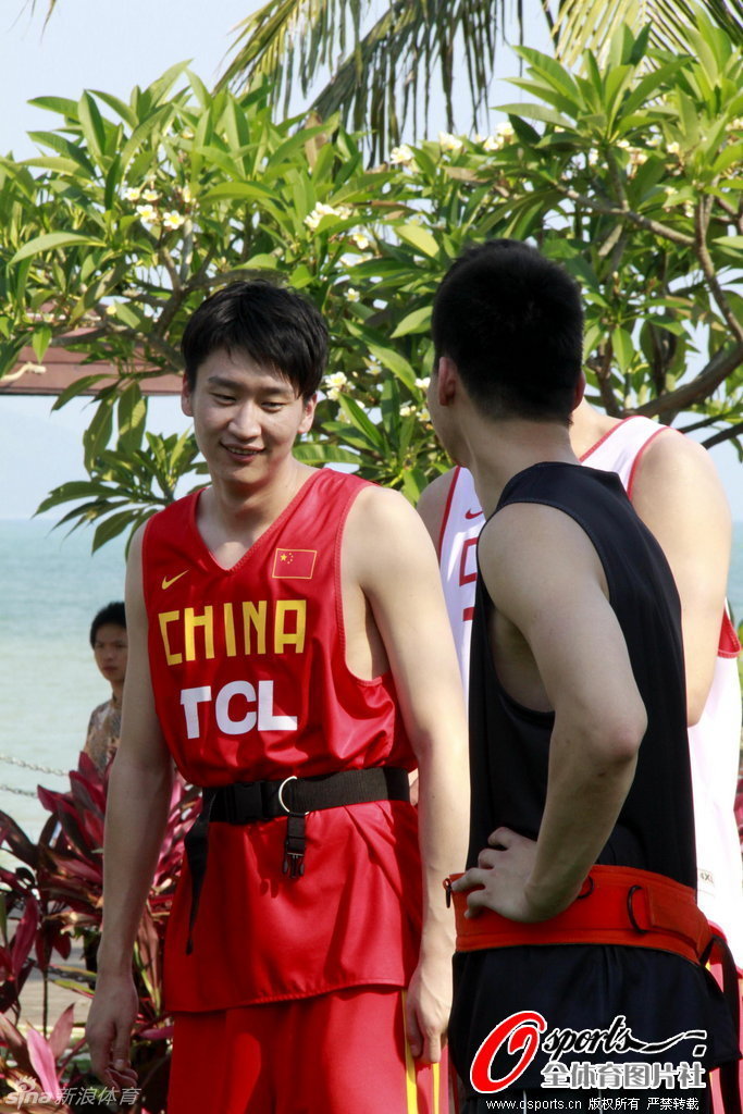 包含三亚男篮全力拼搏，取得胜利的词条