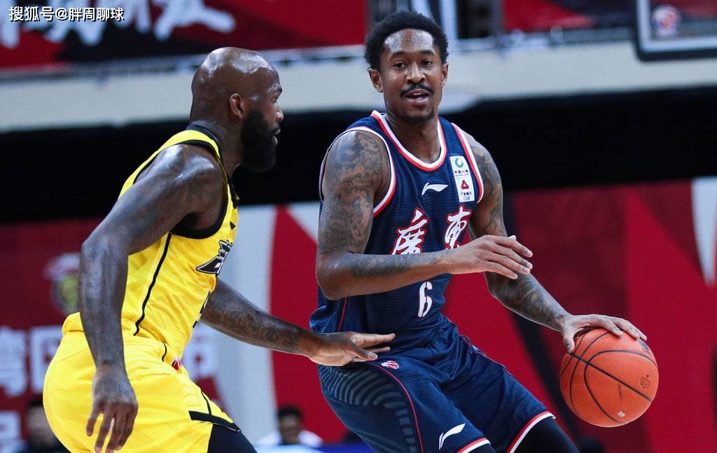 关于琼斯抢断绝杀，爵士逆转击败骑士终结四连败的信息