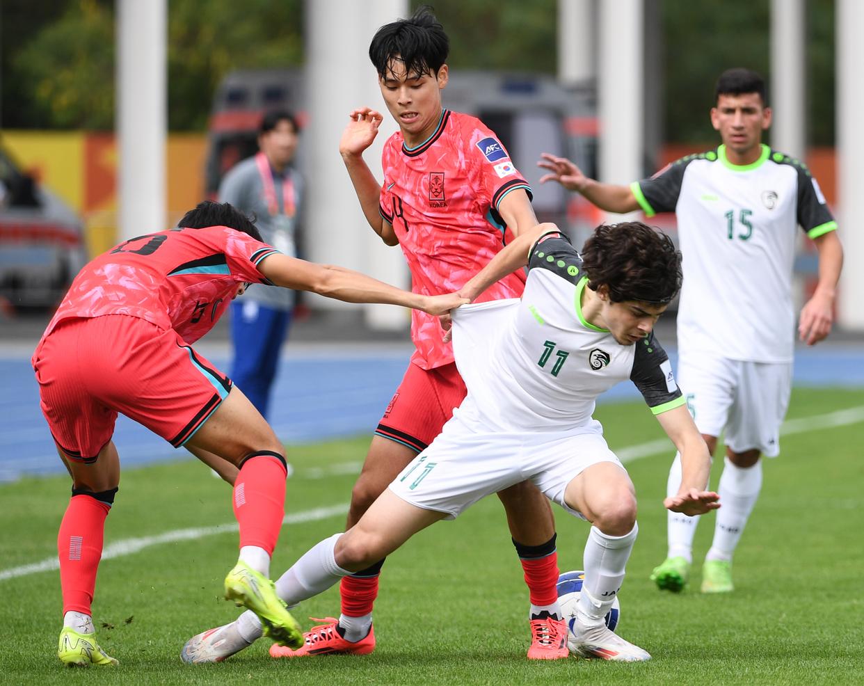 亚洲俱乐部足球比赛争夺激烈 亚洲俱乐部足球比赛争夺激烈