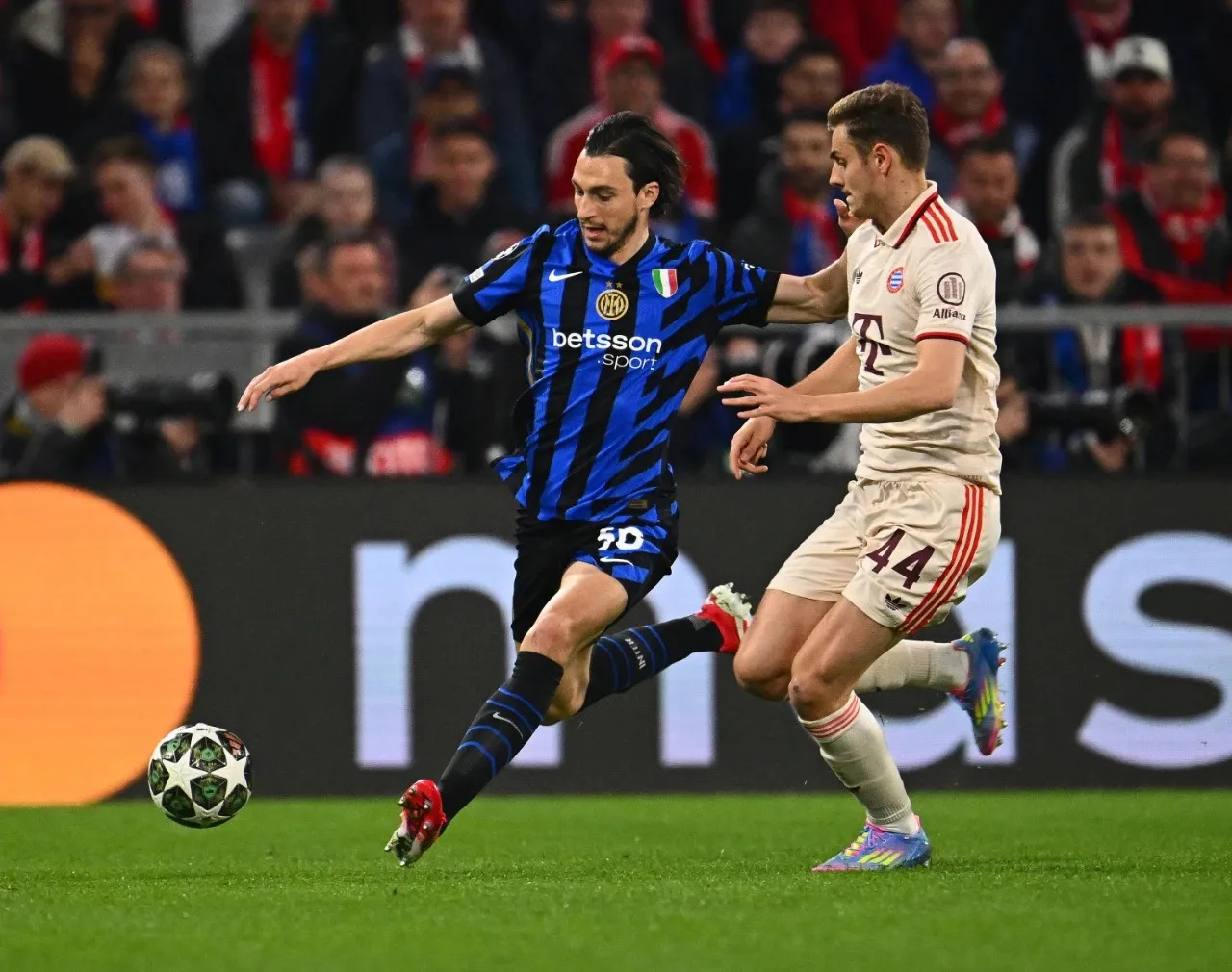 圣埃蒂安队主场击败尼斯，提前锁定三分