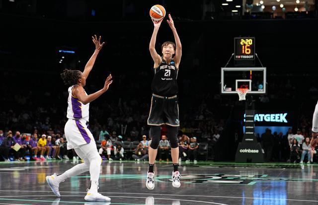 轮换球员助攻频现，引爆场上火花的简单介绍