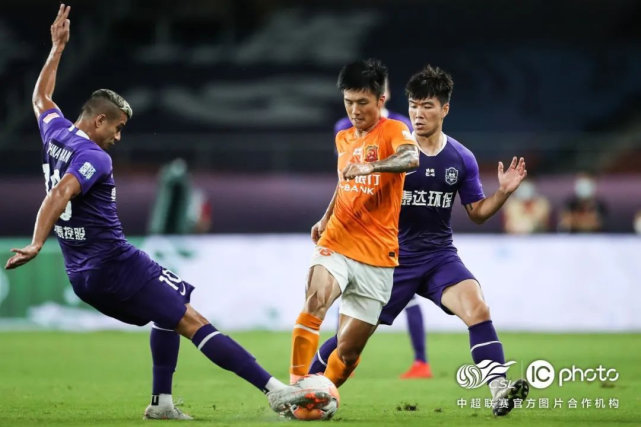 包含天津泰达展现强大攻势，逆转战胜对手的词条