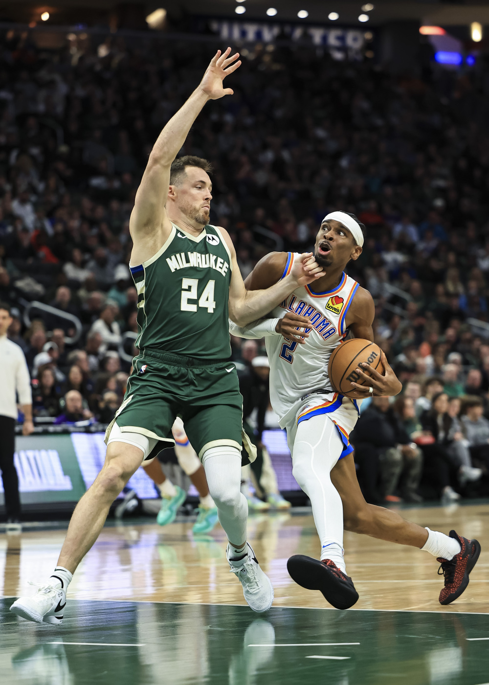 雄鹿主场高光表现，完胜东部对手