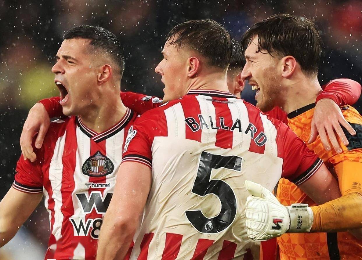 利物浦铁血防守，英超传奇再度熠熠生辉