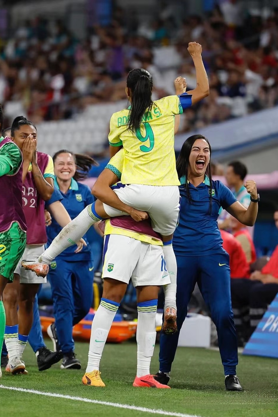 阿根廷女足与智利队争夺胜利晋级 阿根廷女足与智利队争夺胜利晋级