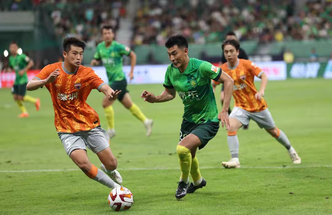 北京国安备战中超强敌，士气高昂欲夺联赛冠军的简单介绍