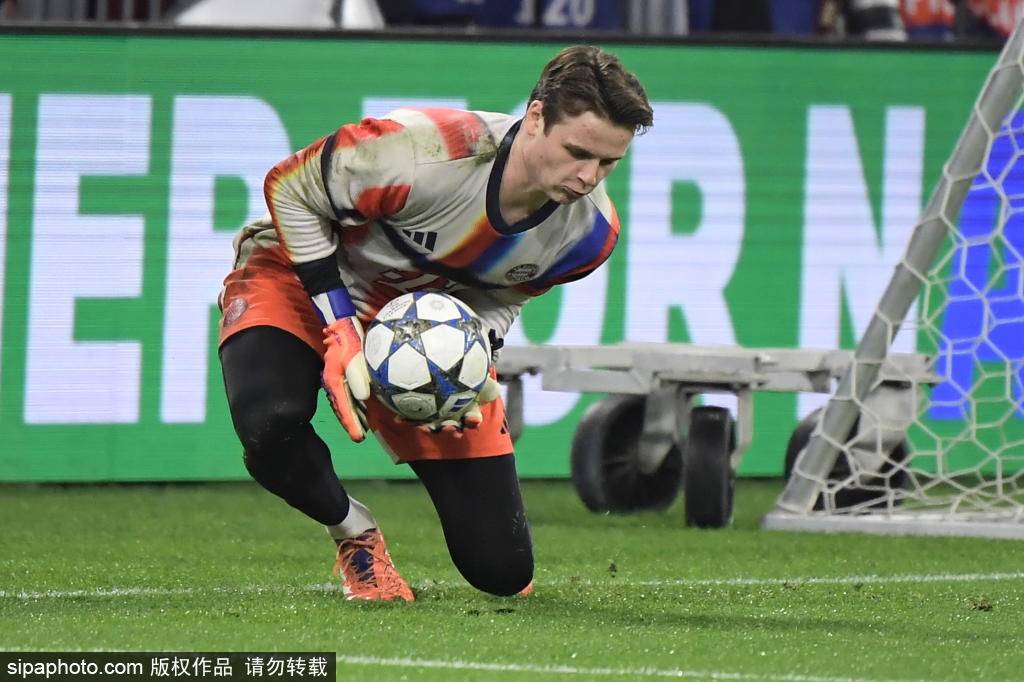 拜仁慕尼黑门将得到主帅信任,成为球队守门利器的简单介绍 拜仁慕尼黑门将得到主帅信任,成为球队守门利器的简单介绍