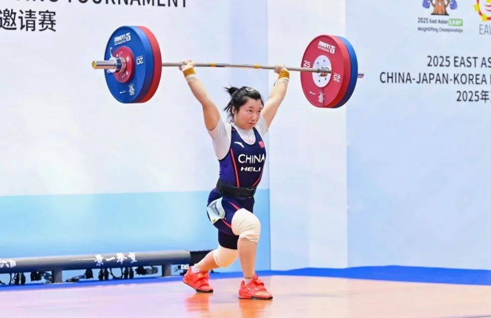 亚洲代表团在举重赛中斩获佳绩 亚洲代表团在举重赛中斩获佳绩