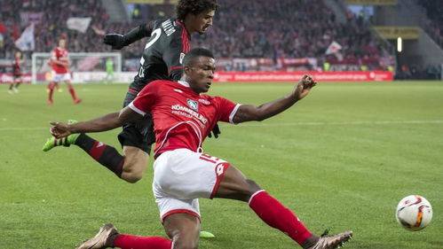 包含弗赖堡主场失利，球队欲寻找突破口的词条